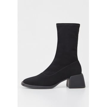 Botine cu aspect masiv si constructie tip soseta Botine cu aspect masiv si constructie tip soseta