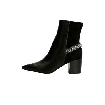 Botine din piele si piele intoarsa Botine din piele si piele intoarsa