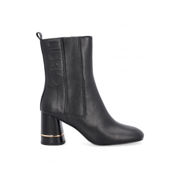 Botine de piele cu varf ascutit Botine de piele cu varf ascutit