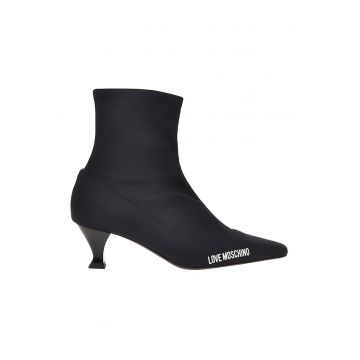 Botine fara inchidere cu detaliu logo Botine fara inchidere cu detaliu logo