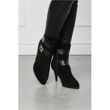 Botine Camelia negre cu aplicatii metalice la glezna Botine Camelia negre cu aplicatii metalice la glezna