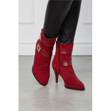 Botine Camelia rosii cu aplicatii metalice la glezna Botine Camelia rosii cu aplicatii metalice la glezna