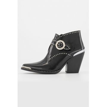Botine cowboy cu varf ascutit Botine cowboy cu varf ascutit