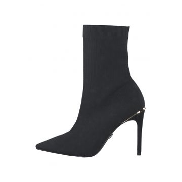 Botine cu toc inalt si parte superioara din material textil