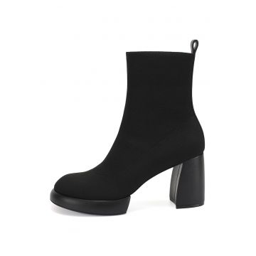 Botine tricotate din material textil cu toc masiv