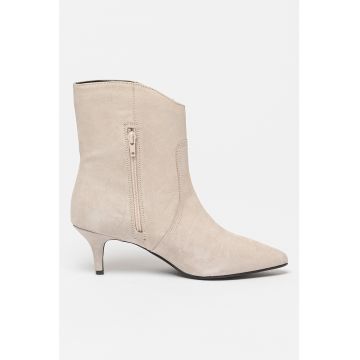 Botine de piele intoarsa cu varf ascutit