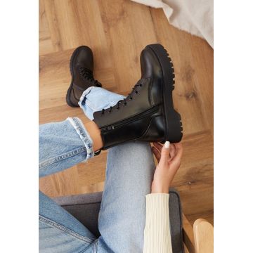 Botine Negre