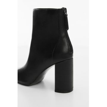 Botine cu varf ascutit Giana