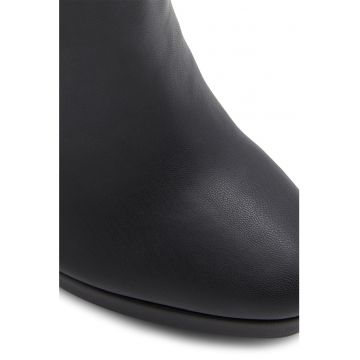 Botine cu varf ascutit Ocomatha