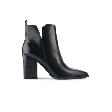Botine de piele intoarsa cu varf ascutit si toc masiv Birds