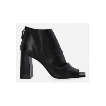 Botine din piele cu toc