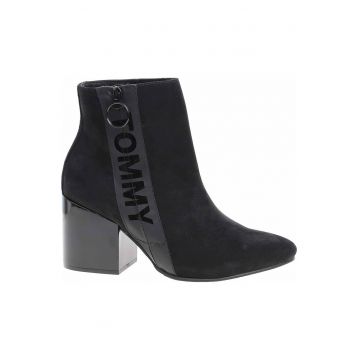 Botine cu toc mediu si fermoar -
