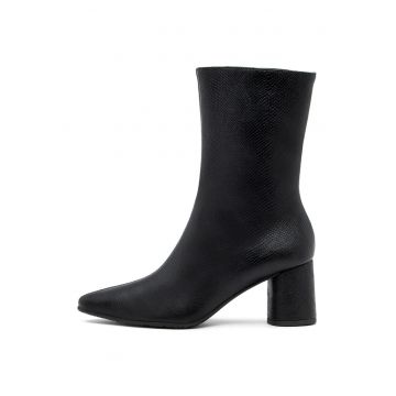 Botine cu toc masiv
