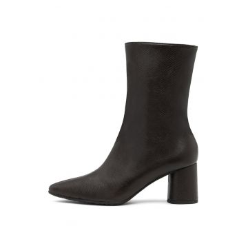 Botine cu toc masiv