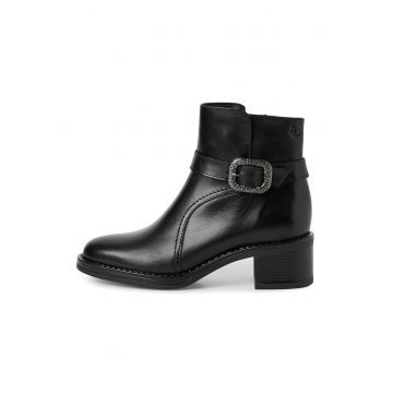 Botine de piele cu catarama