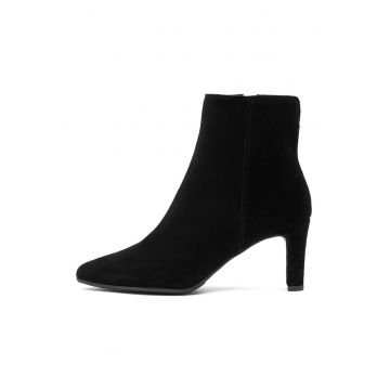 Botine de piele intoarsa cu toc clasic