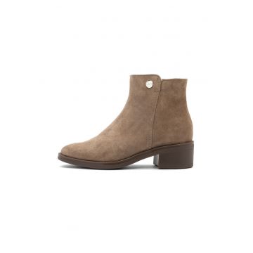 Botine de piele intoarsa cu toc masiv Bianka