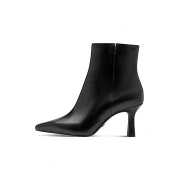 Botine de piele intoarsa