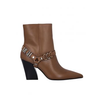 Botine de piele cu detalii metalice