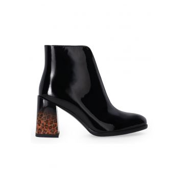 Botine din piele lacuita cu toc masiv si varf rotund