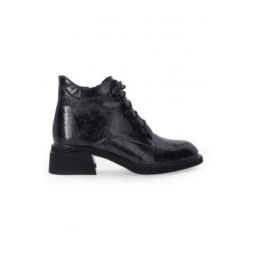 Botine din piele lacuita cu toc masiv