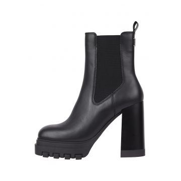 Botine Chelsea de piele cu segmente sintetice Botine Chelsea de piele cu segmente sintetice