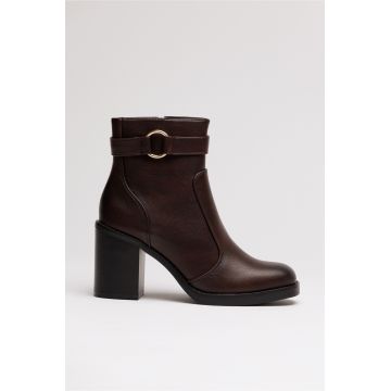 Botine maro din piele ecologica de dama cu toc patrat si catarama