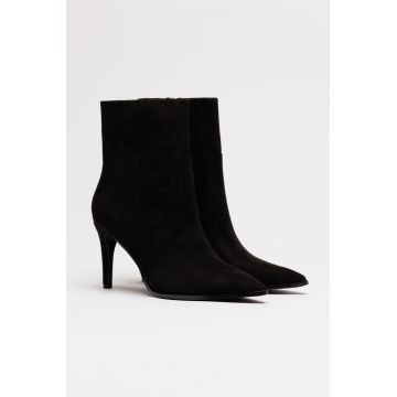 Botine negre din piele intoarsa si toc subtire Botine negre din piele intoarsa si toc subtire